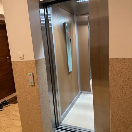 Nioi House With Free Parking Apartament Budva
