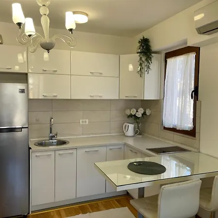 Nioi House Apartment *